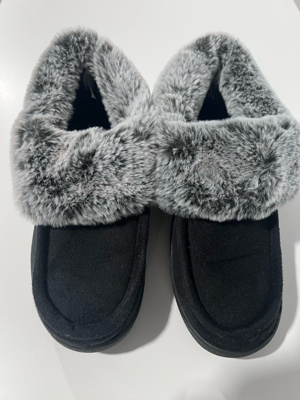 Charter Club Cozy Women's Black Slipper with Gray Faux Fur Collar